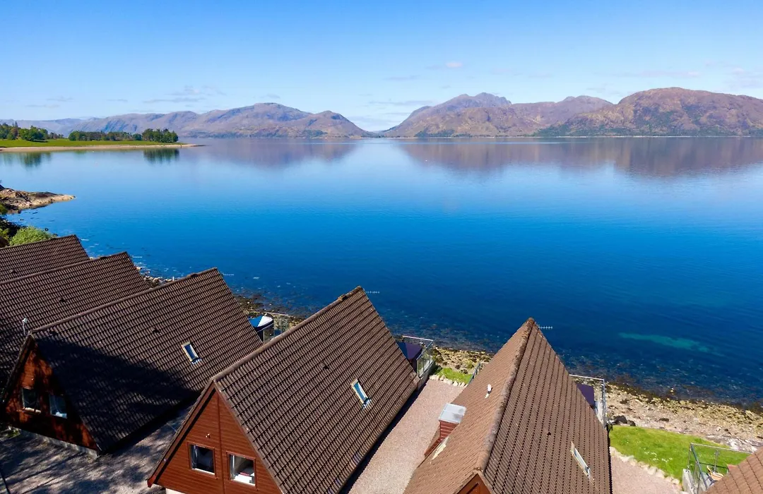 Loch Linnhe Waterfront Lodges With Hot Tubs-1